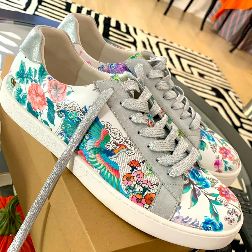 Womens JOHNNY WAS dreamer sneaker Sz10